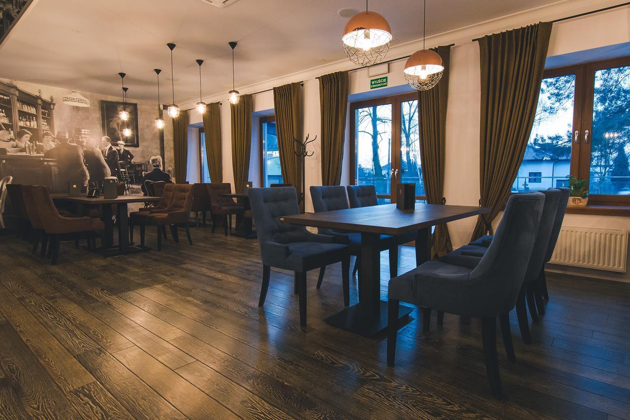 Novopolska - Hotel I Restauracja Косцян Екстер'єр фото