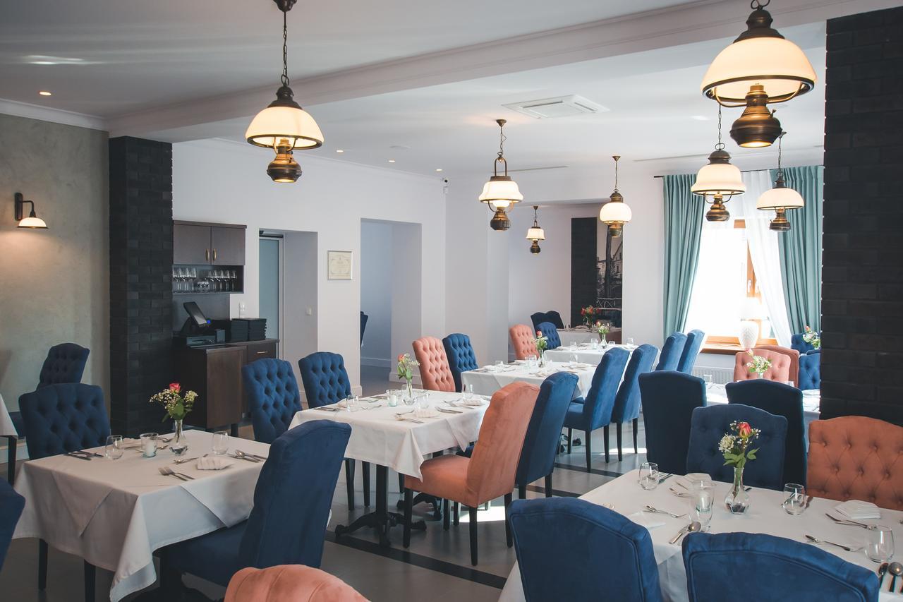 Novopolska - Hotel I Restauracja Косцян Екстер'єр фото