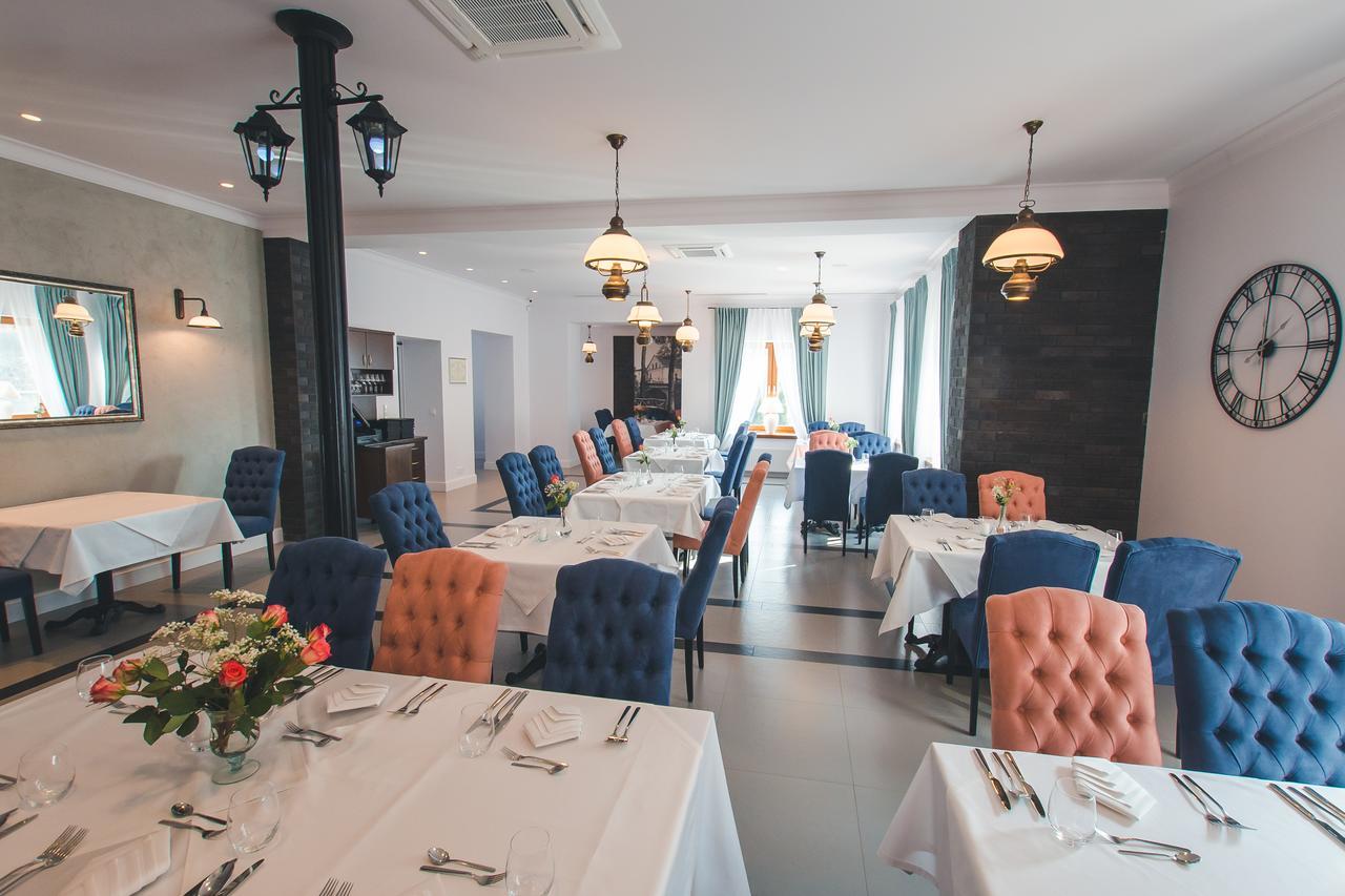 Novopolska - Hotel I Restauracja Косцян Екстер'єр фото