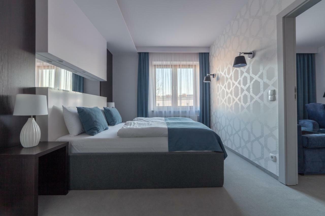 Novopolska - Hotel I Restauracja Косцян Екстер'єр фото