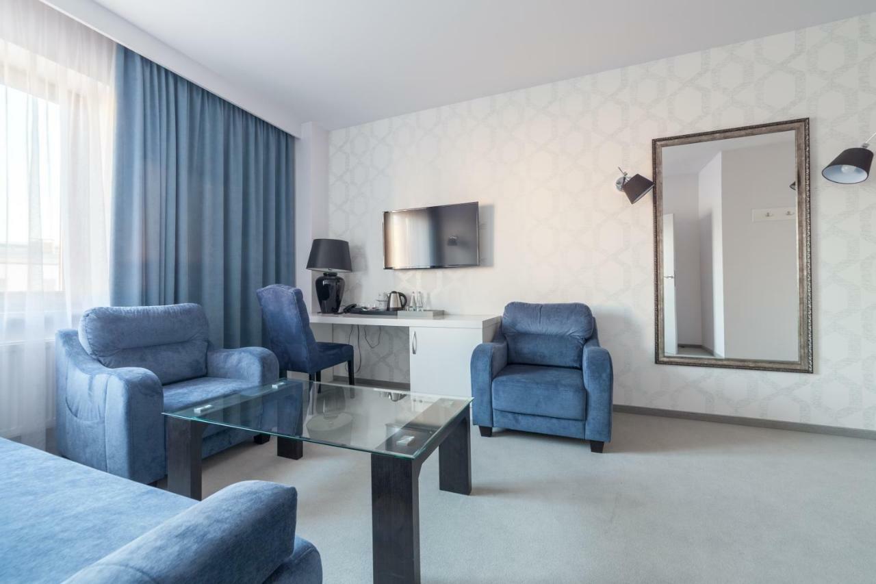 Novopolska - Hotel I Restauracja Косцян Екстер'єр фото